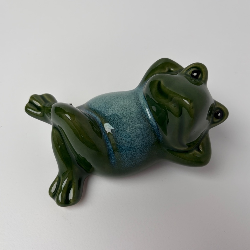 VTG Ceramic‎ Whimscal Frog Kicked Back Relaxing Thinking Blue Green